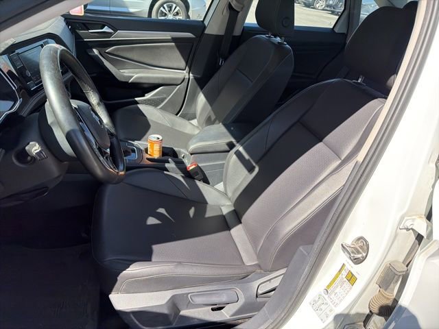 Used 2019 Volkswagen Jetta SE image 9