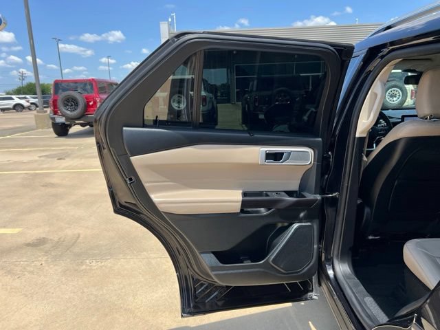 Used 2020 Ford Explorer Limited RWD image 16