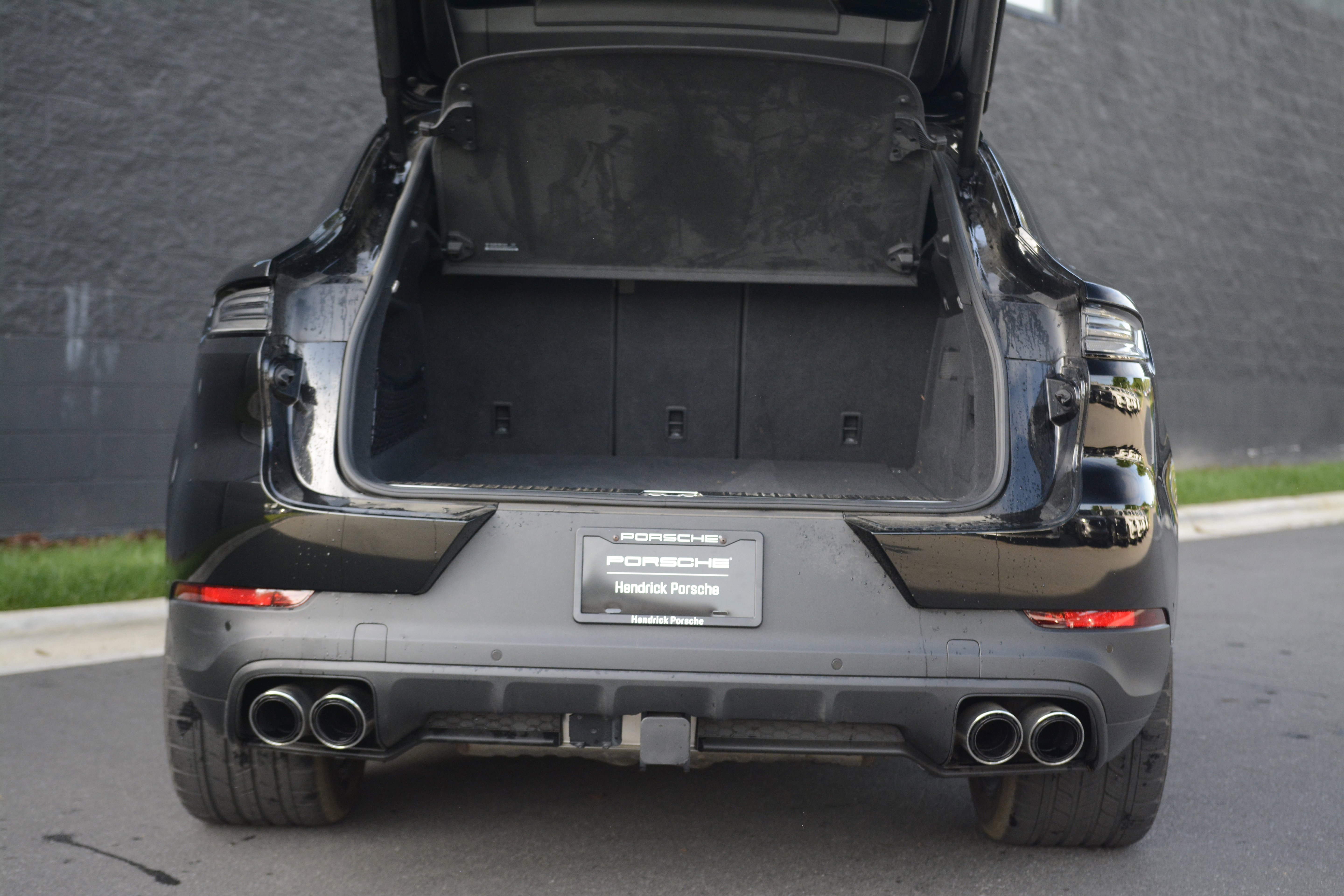 Certified 2025 Porsche Cayenne Coupe image 43
