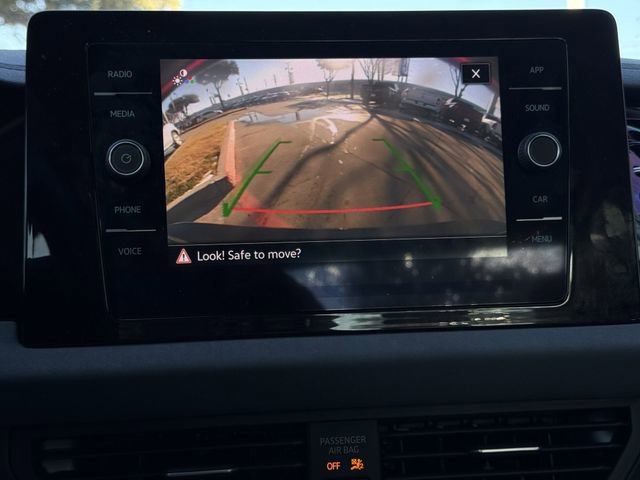 Used 2025 Volkswagen Jetta SE image 17