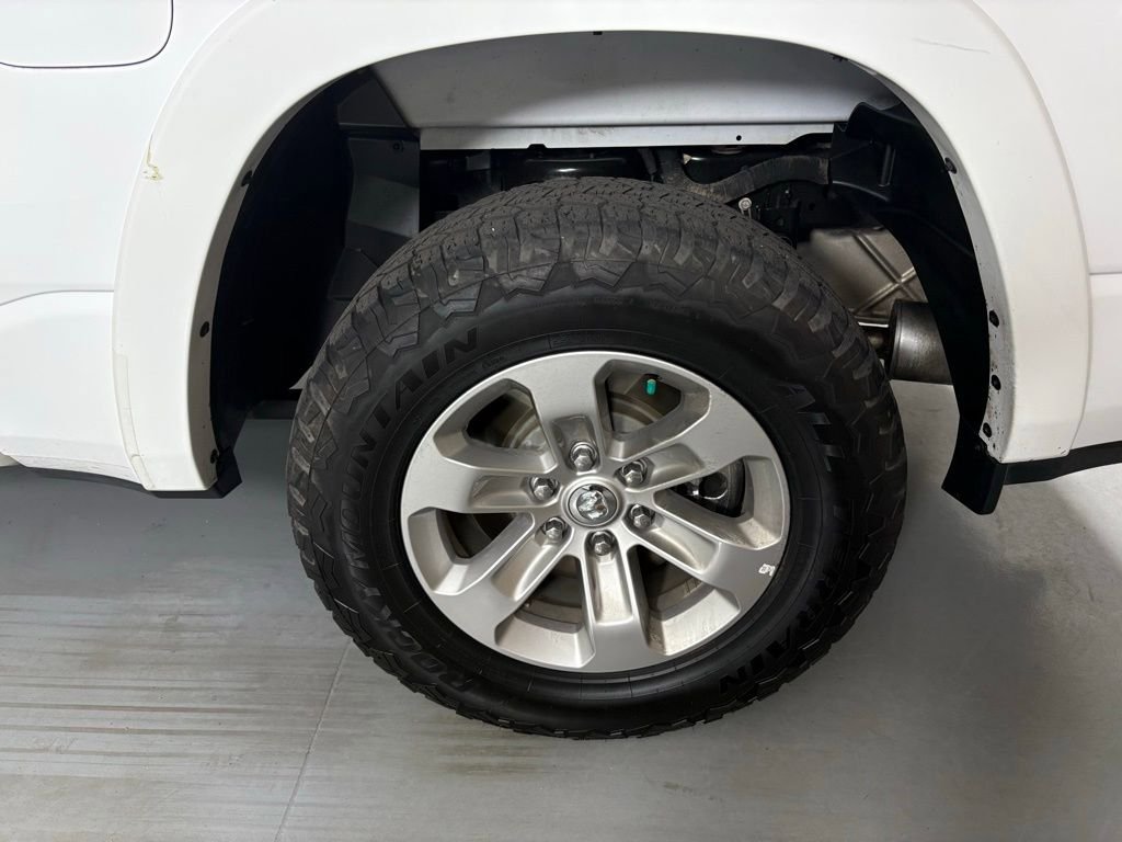 Used 2022 RAM 1500 Laramie AWD/4WD image 11
