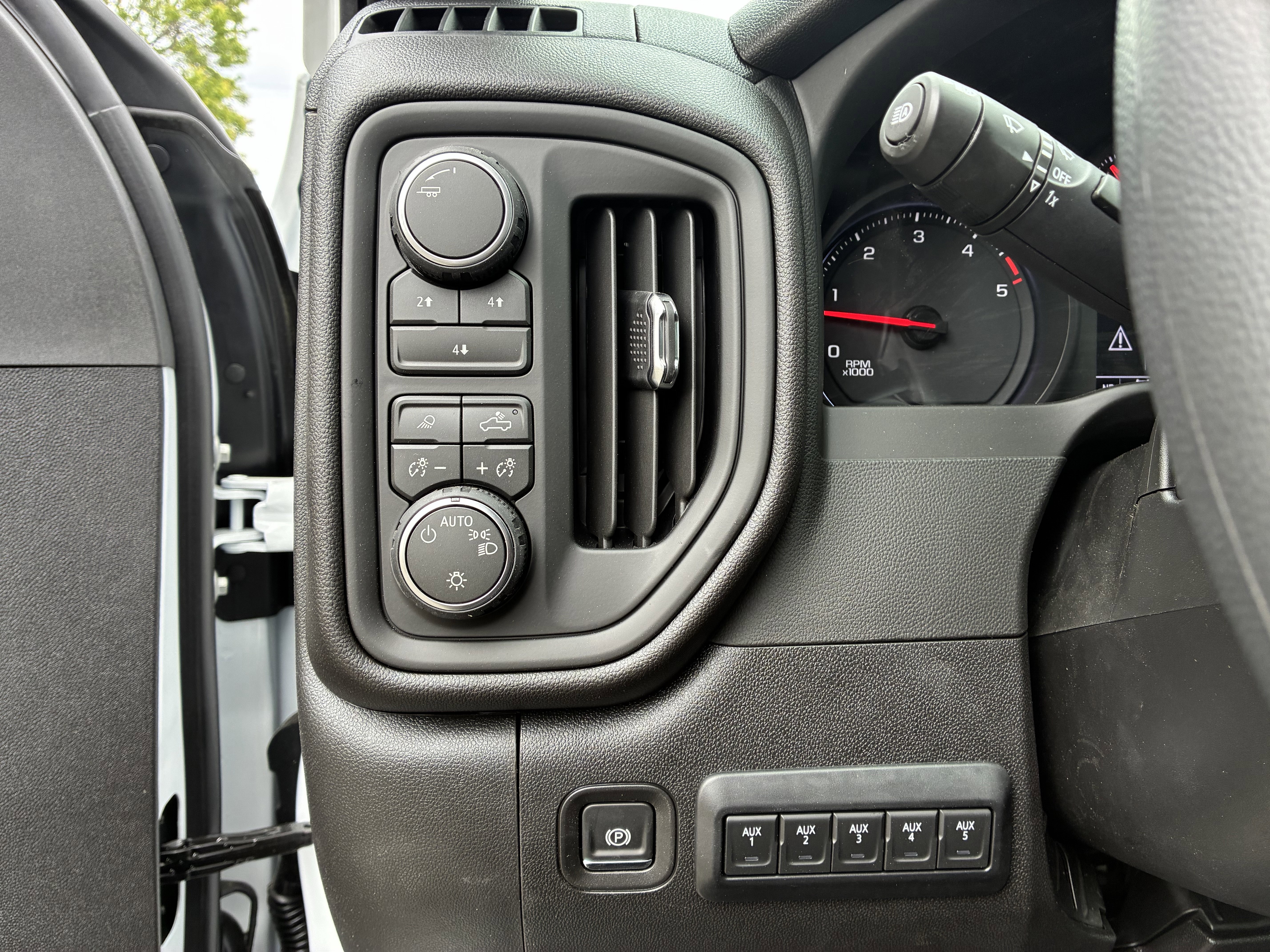 New 2026 Chevrolet Silverado 3500 W/T w/ WT Convenience Package AWD/4WD image 32