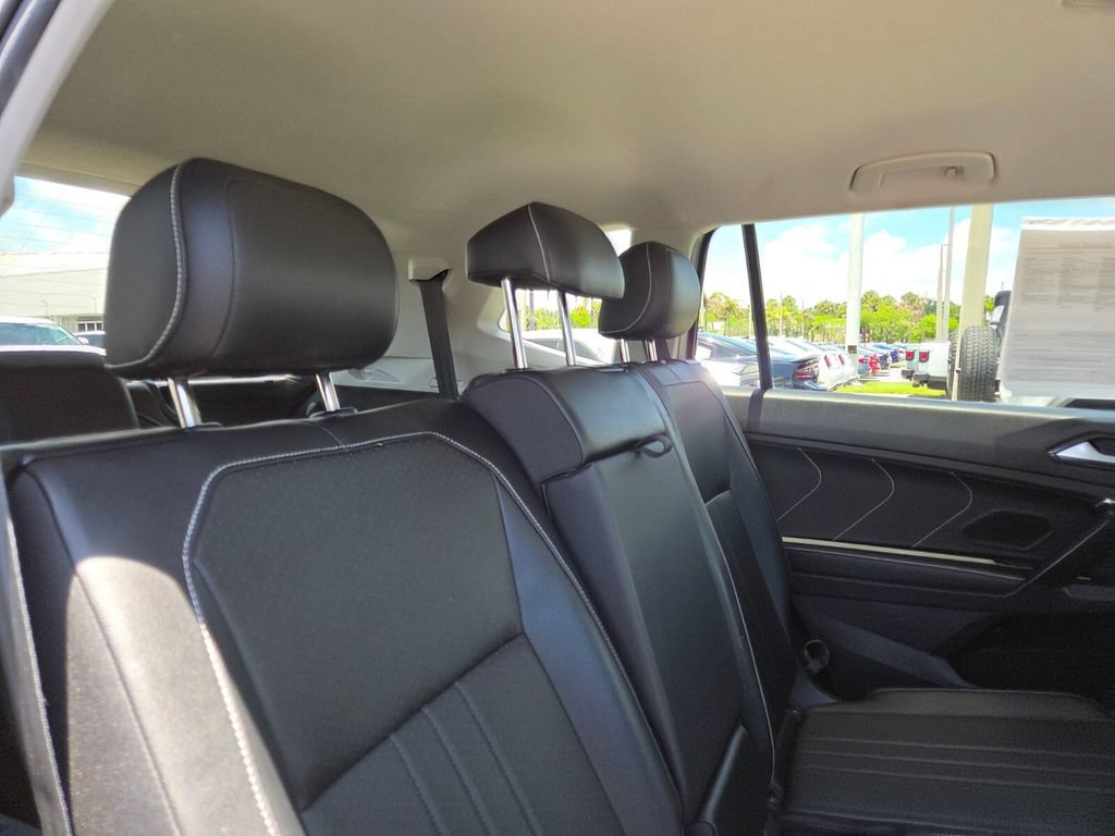 Used 2023 Volkswagen Tiguan SE FWD image 19