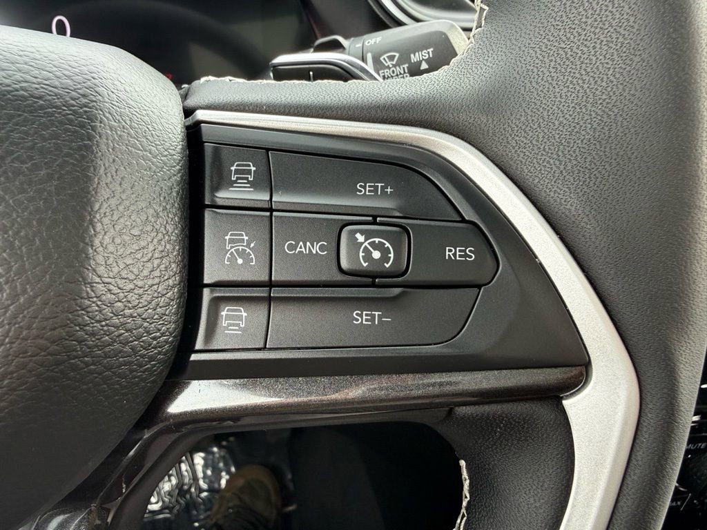 Certified 2023 Jeep Grand Cherokee Altitude AWD/4WD image 19