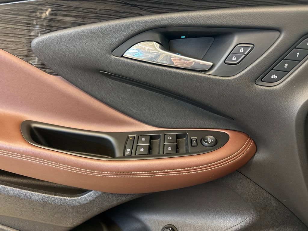 Used 2017 Buick Envision Essence AWD/4WD image 26