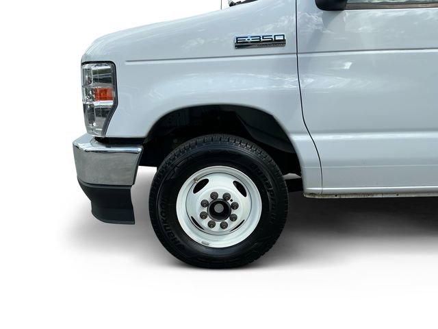 Used 2025 Ford E-350 and Econoline 350 Super Duty w/ Power Equipment Group RWD image 9