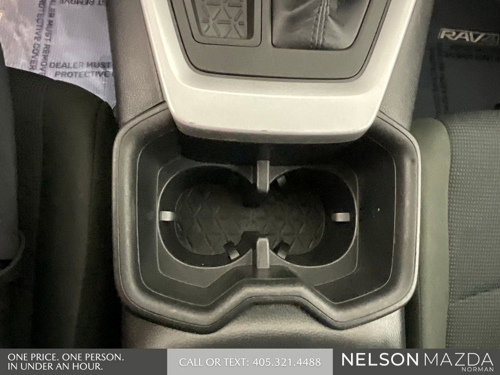 Used 2022 Toyota RAV4 LE image 38