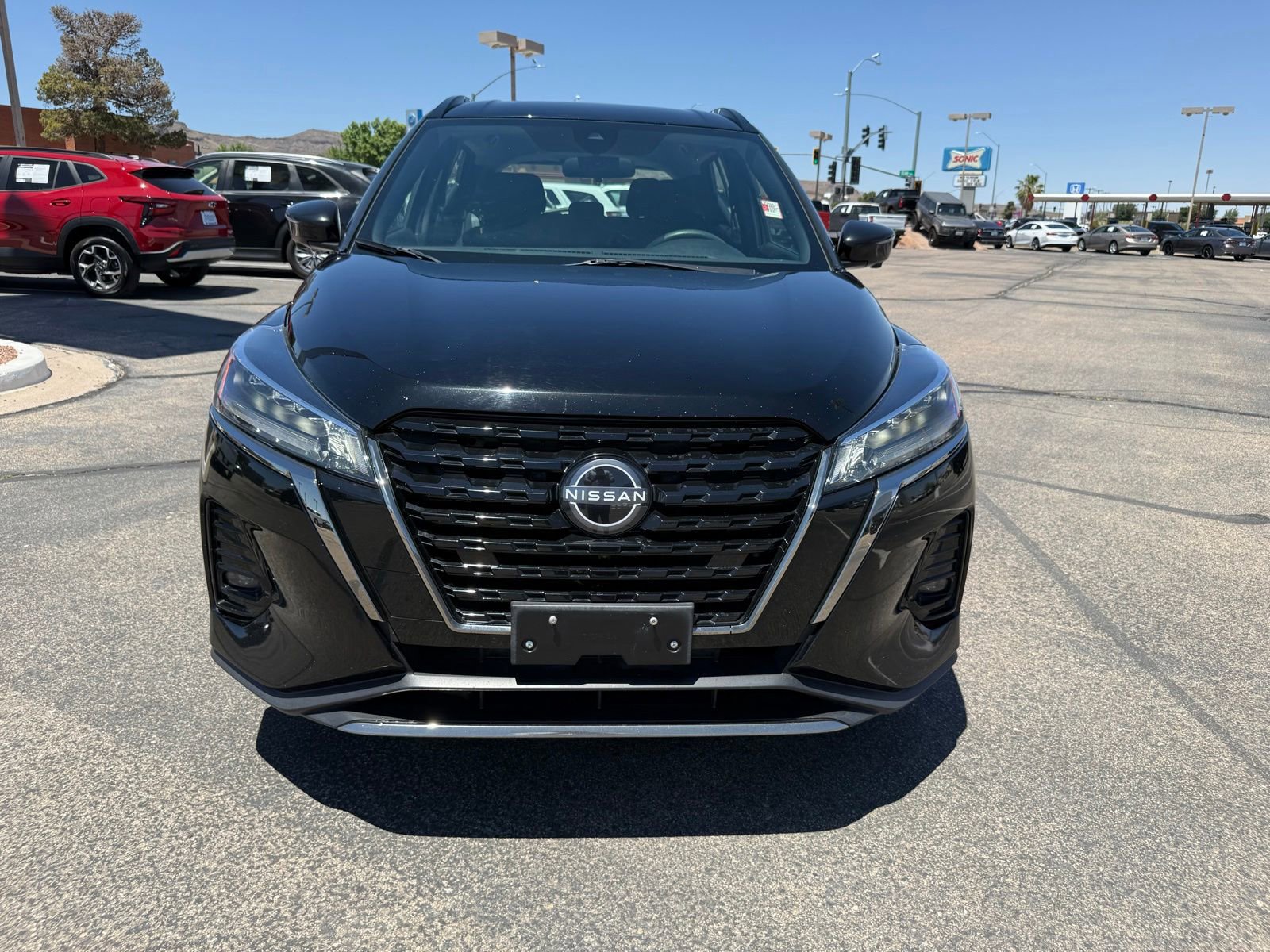 Used 2024 Nissan Kicks SR FWD image 2