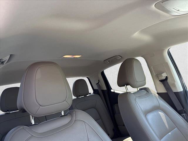 Used 2017 GMC Canyon SLT w/ Driver Alert Package RWD image 28