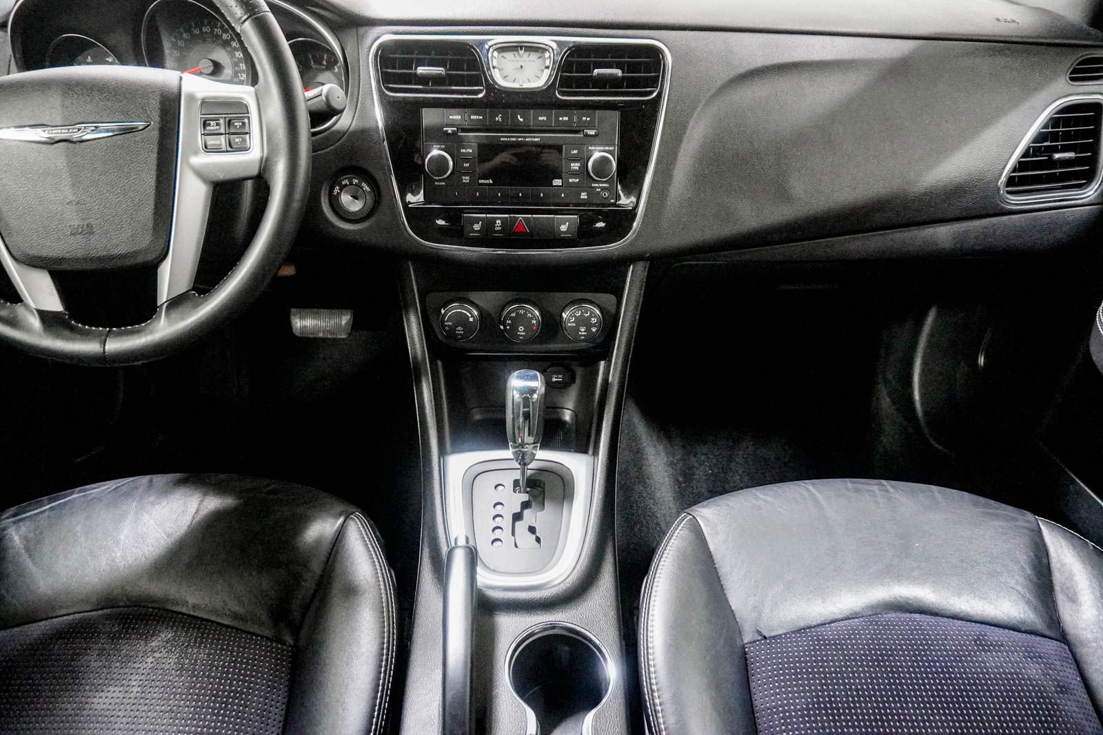 Used 2014 Chrysler 200 Limited w/ 200 S V6 Premium Group image 19