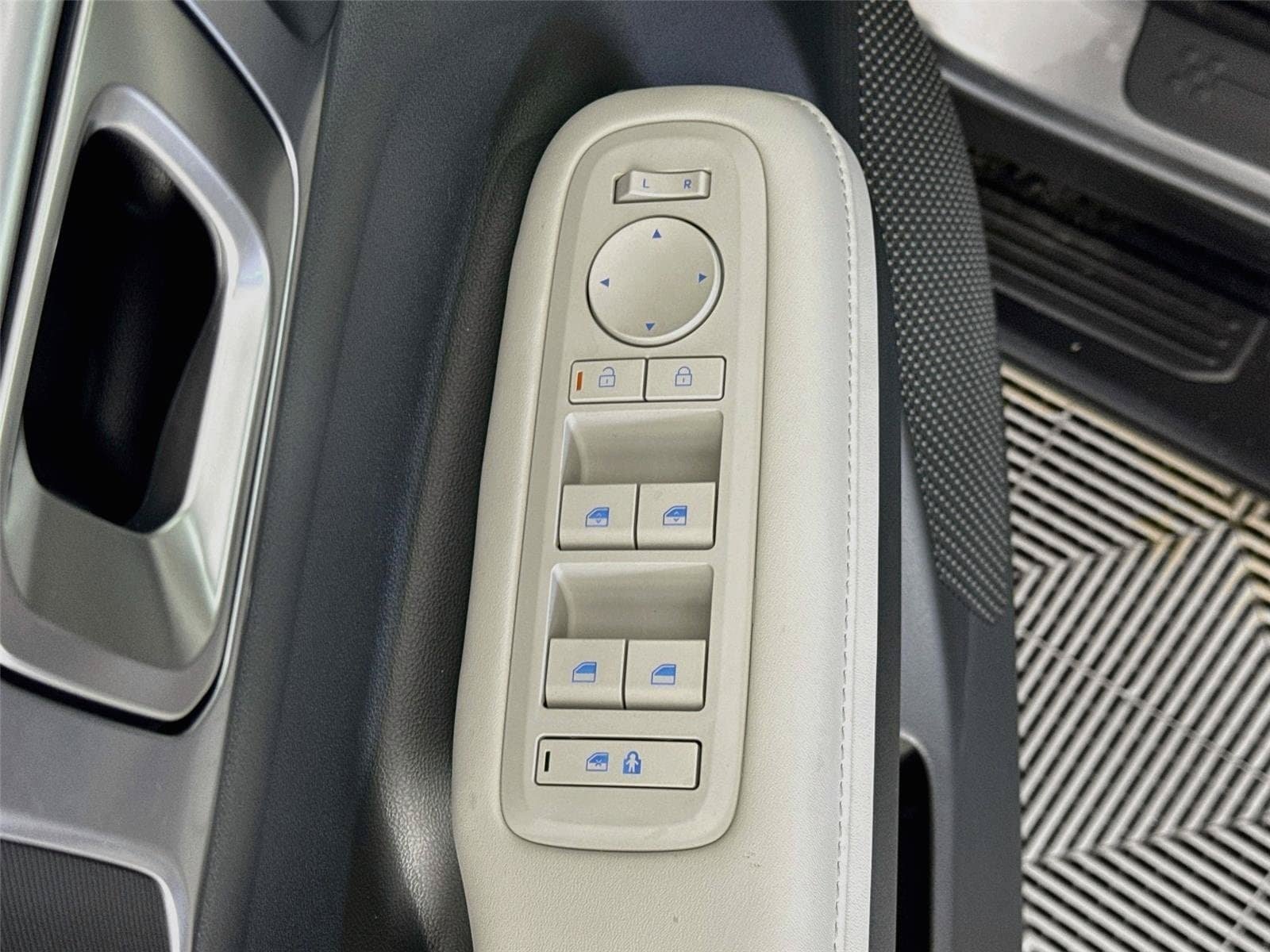 New 2027 Hyundai Santa Fe SEL FWD image 18