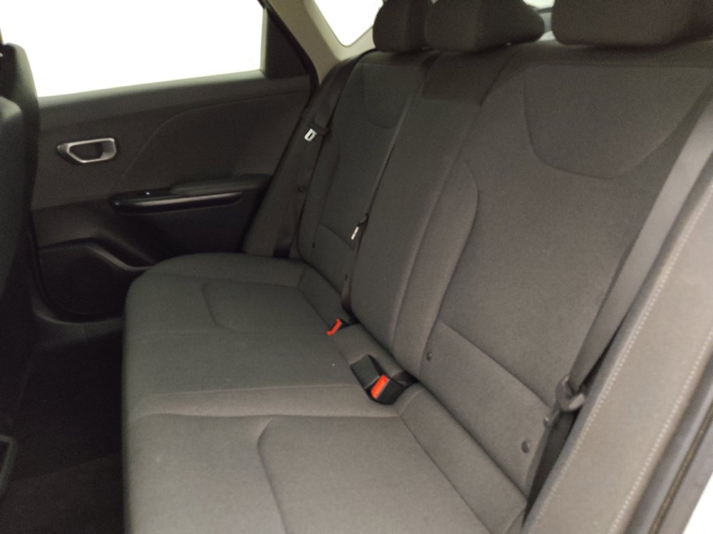 Used 2025 Kia K4 FWD image 18