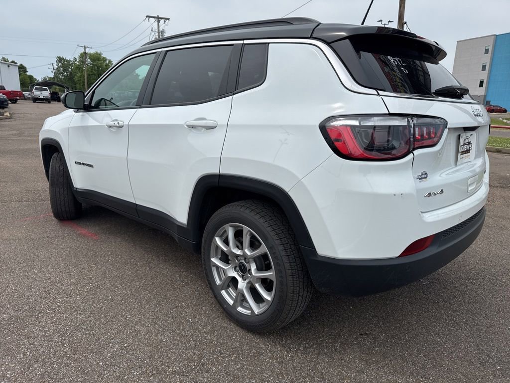 Used 2025 Jeep Compass Limited AWD/4WD image 5