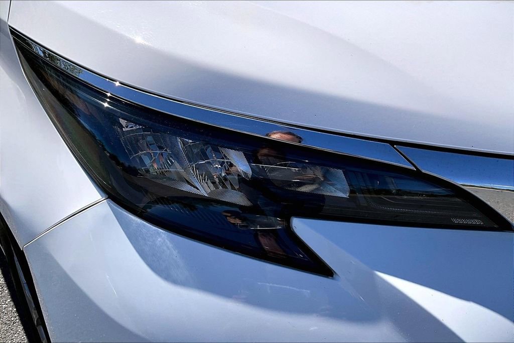 Used 2024 Toyota Sienna LE FWD image 31