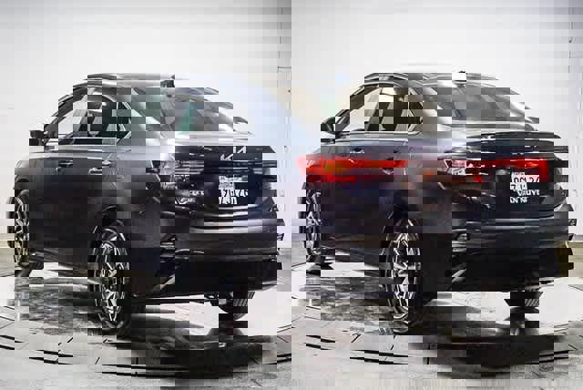 Used 2023 Kia Forte LXS image 8