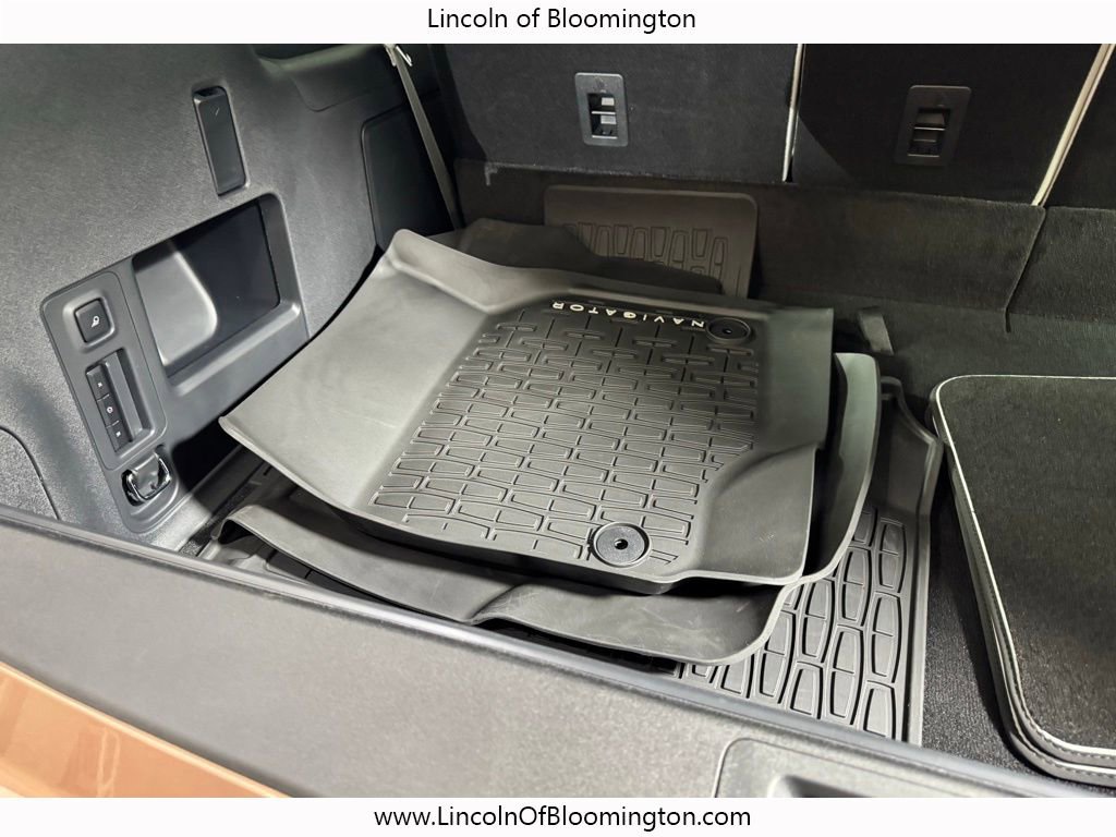 New 2025 Lincoln Navigator L Black Label image 59