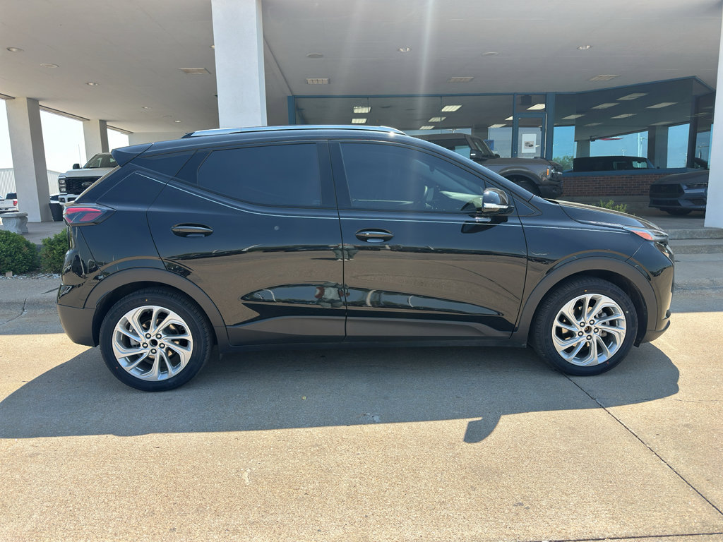 Used 2023 Chevrolet Bolt EUV LT w/ Driver Confidence Package FWD image 7