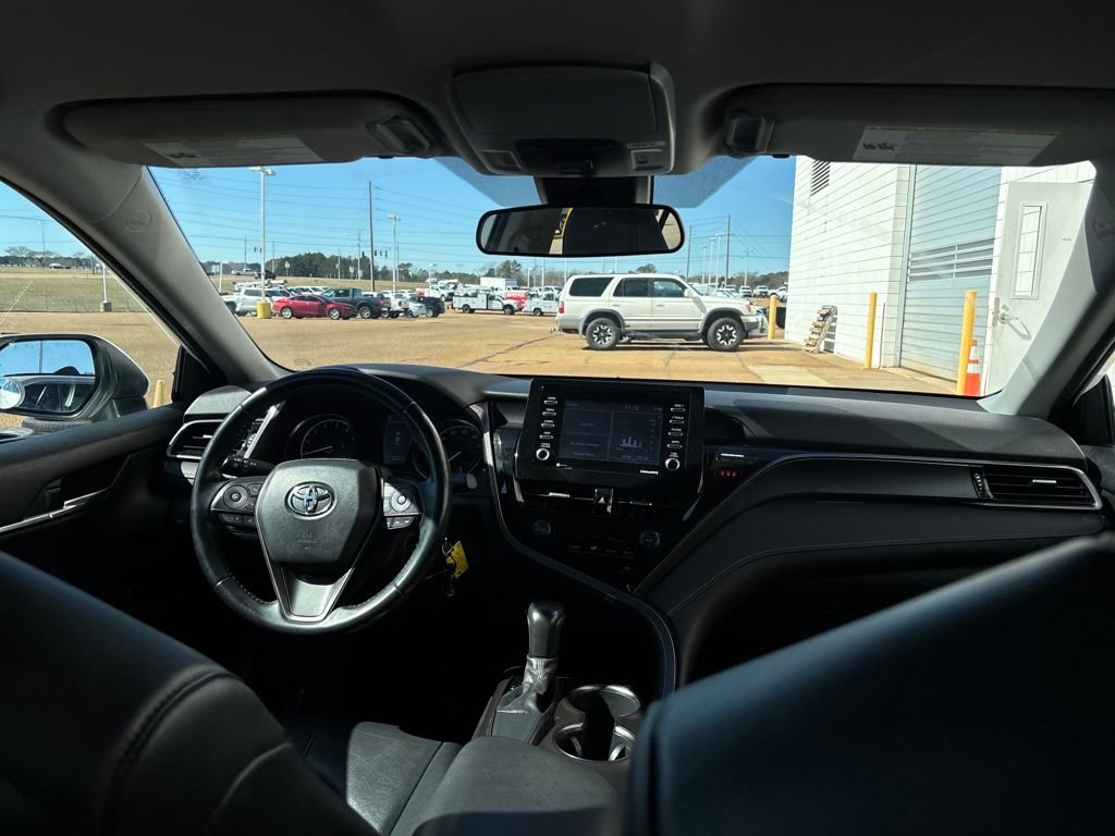Used 2021 Toyota Camry SE image 25