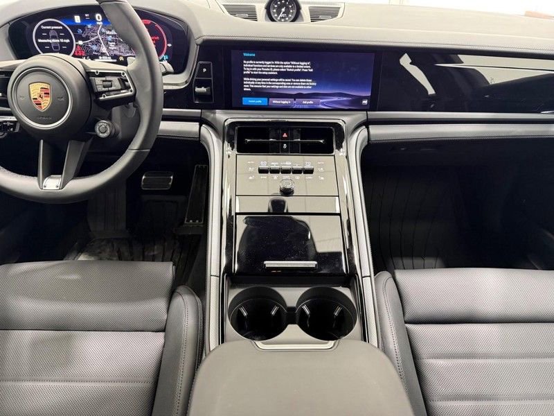Certified 2026 Porsche Panamera 4 image 14