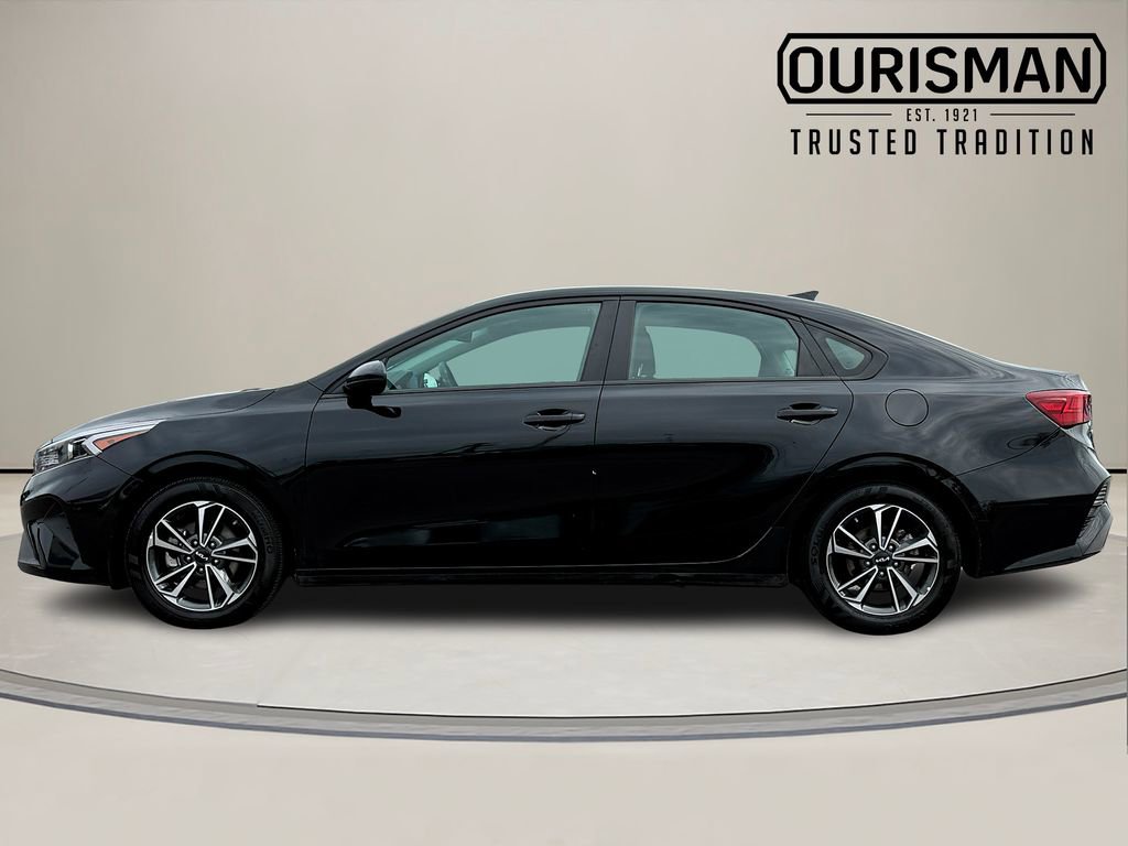 Used 2024 Kia Forte LXS image 3