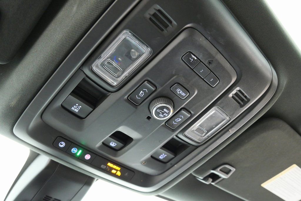 Used 2021 Chevrolet Suburban High Country w/ Premium Package image 35