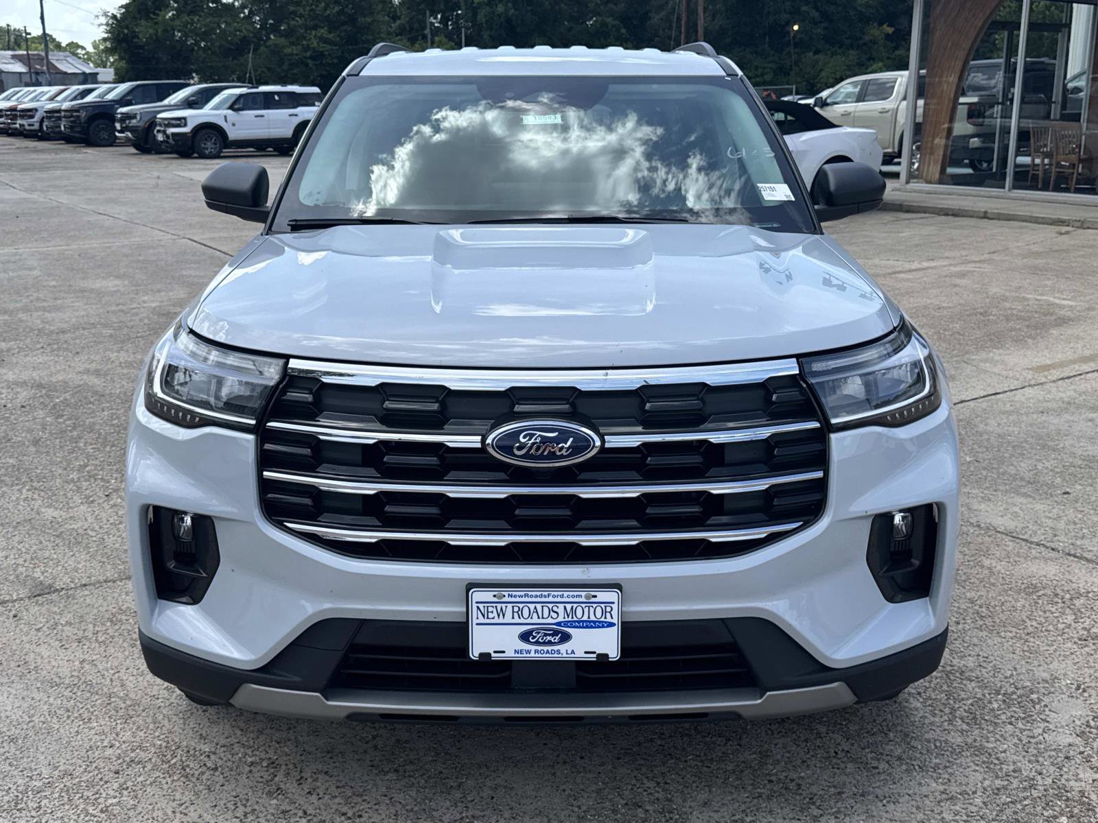 New 2025 Ford Explorer Active w/ Active Comfort Package image 2