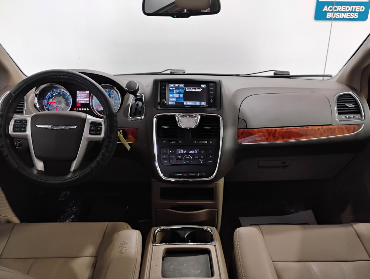 Used 2016 Chrysler Town & Country Touring image 36