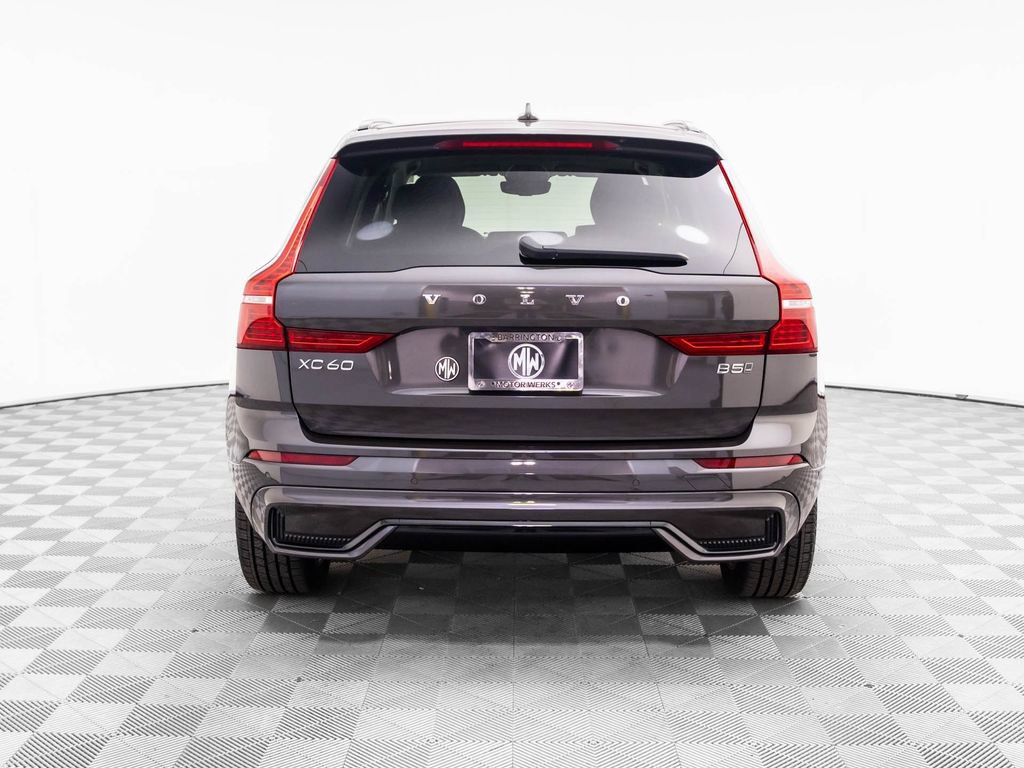 Used 2025 Volvo XC60 B5 Plus image 4