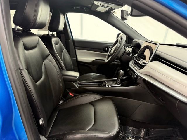 Used 2024 Jeep Compass Limited image 14