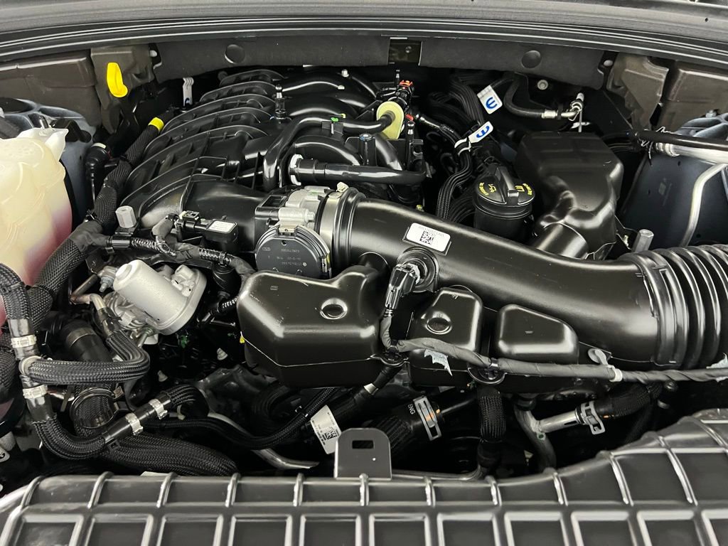 Used 2025 Jeep Grand Cherokee Altitude image 35