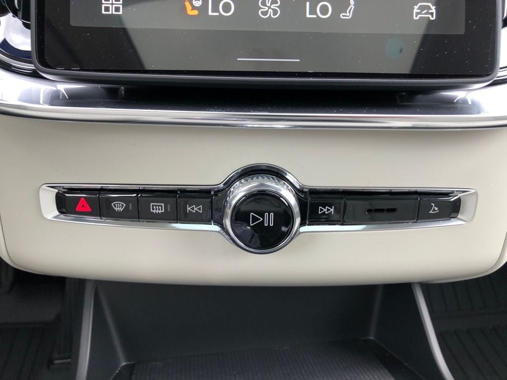 New 2026 Volvo XC90 T8 Ultra w/ Protection Package Premier AWD/4WD image 21