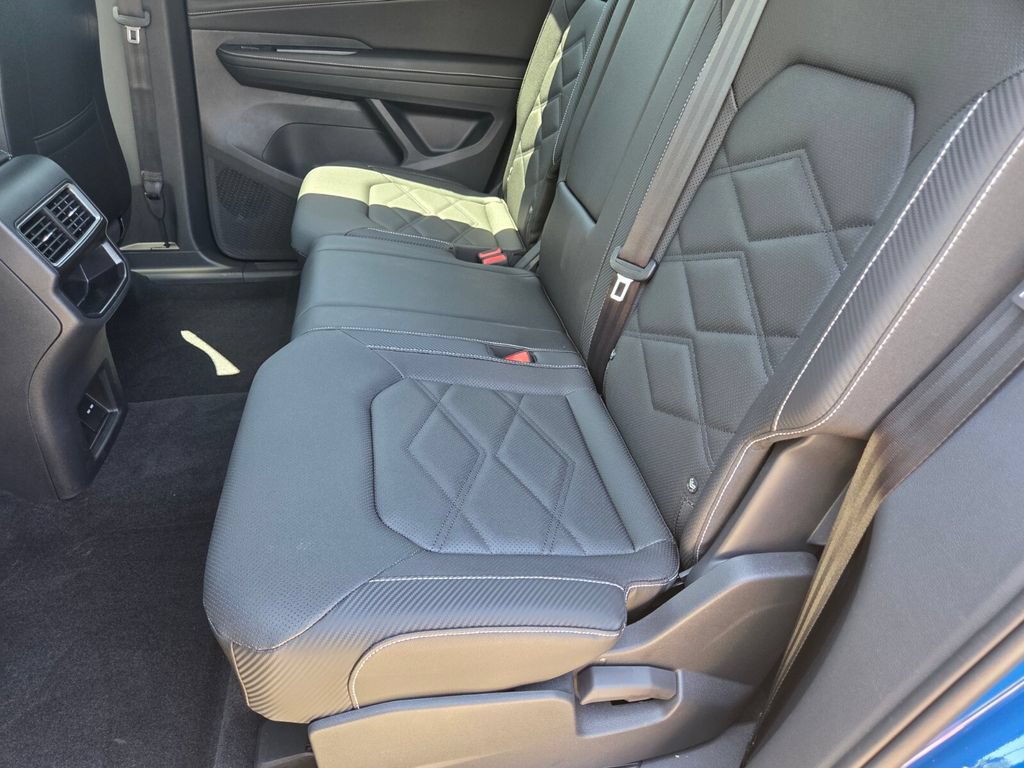 Used 2026 Volkswagen Atlas Cross Sport SE w/ Black Wheel Package FWD image 23