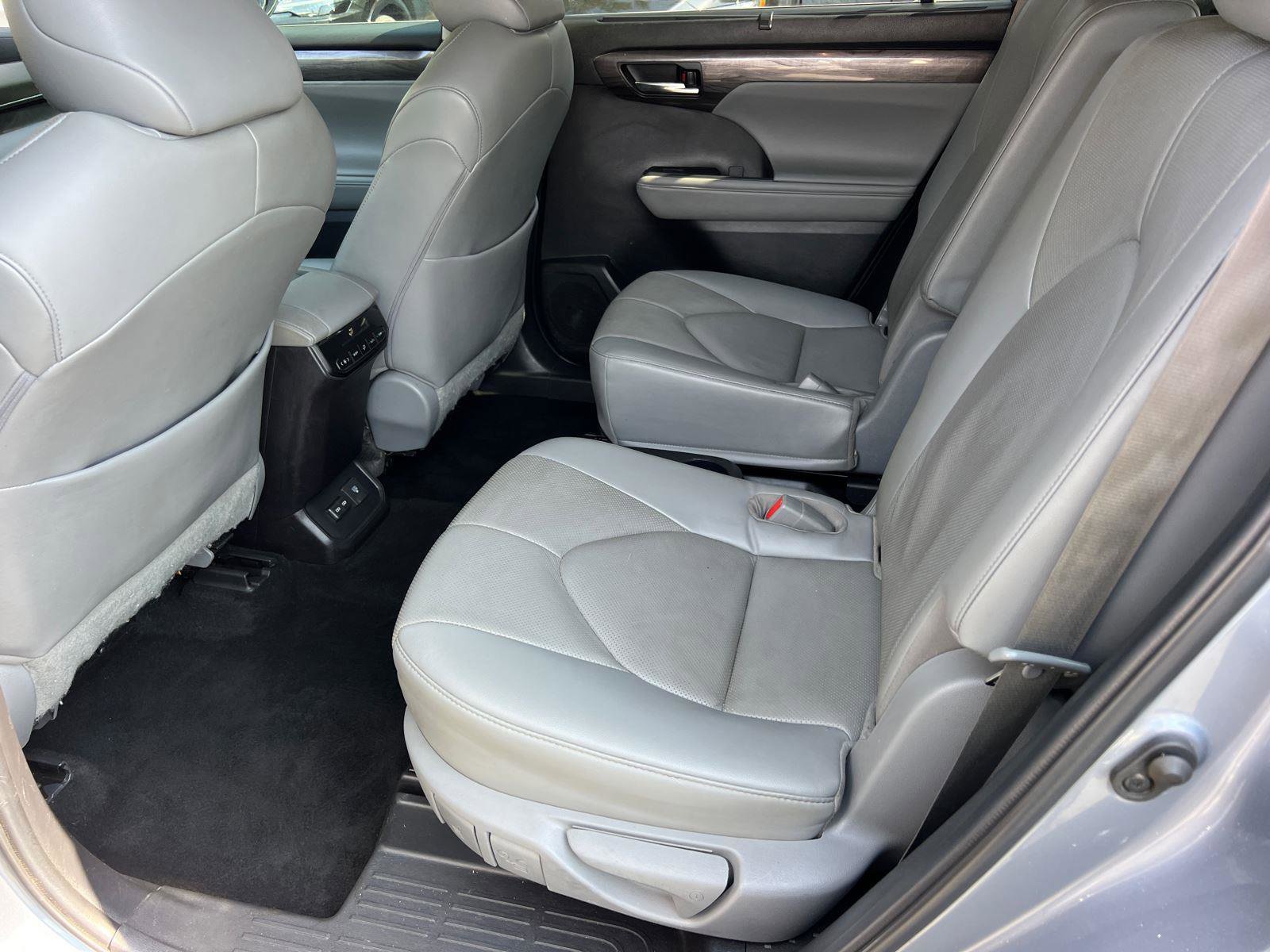 Used 2022 Toyota Highlander Limited image 22
