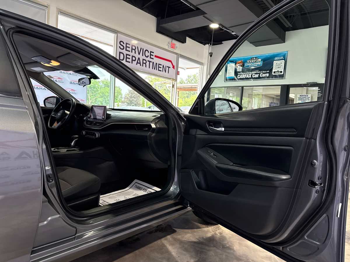 Used 2025 Nissan Altima 2.5 SV AWD/4WD image 47