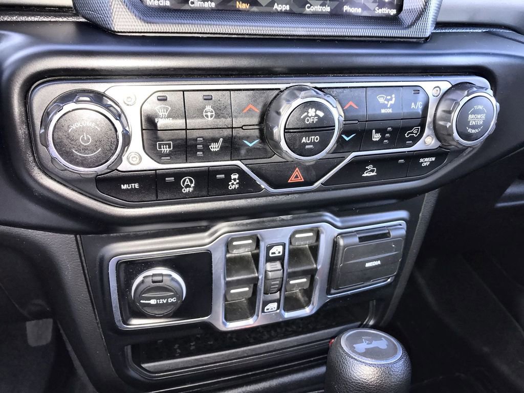 Used 2021 Jeep Wrangler Unlimited Sahara w/ Uconnect 4C Nav & Sound Group AWD/4WD image 19
