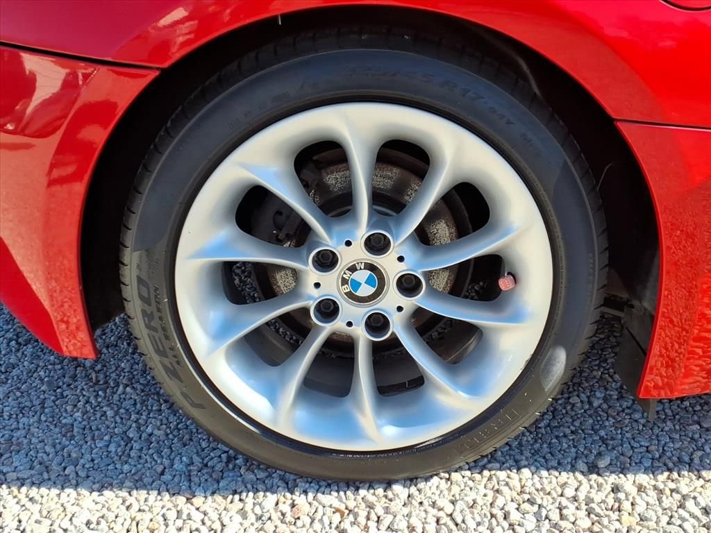 Used 2005 BMW Z4 2.5i image 10