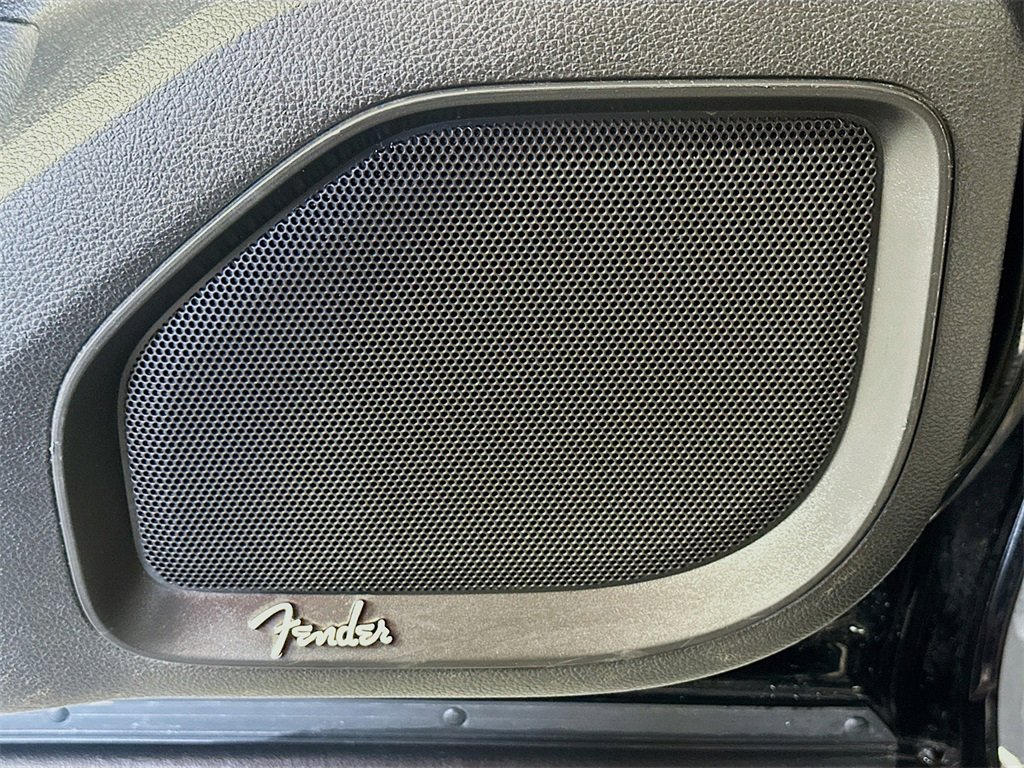 Used 2021 Nissan Titan PRO-4X w/ Pro-4x Utility Package image 19