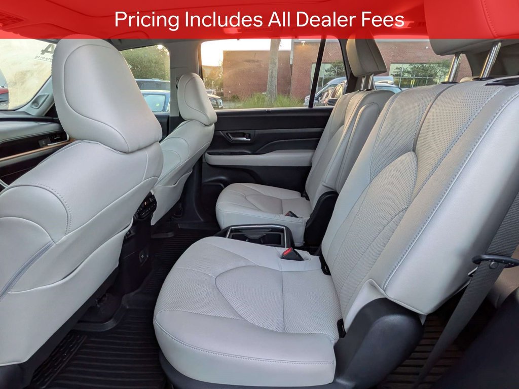 Certified 2024 Toyota Grand Highlander AWD image 15