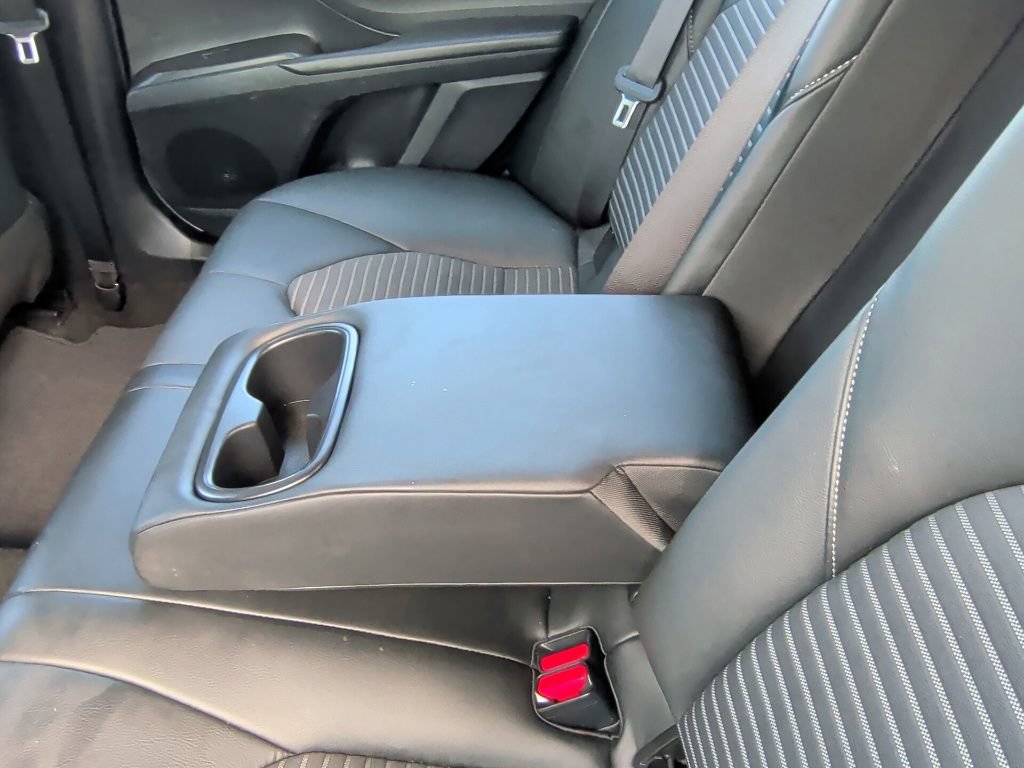 Used 2022 Toyota Camry SE FWD image 33