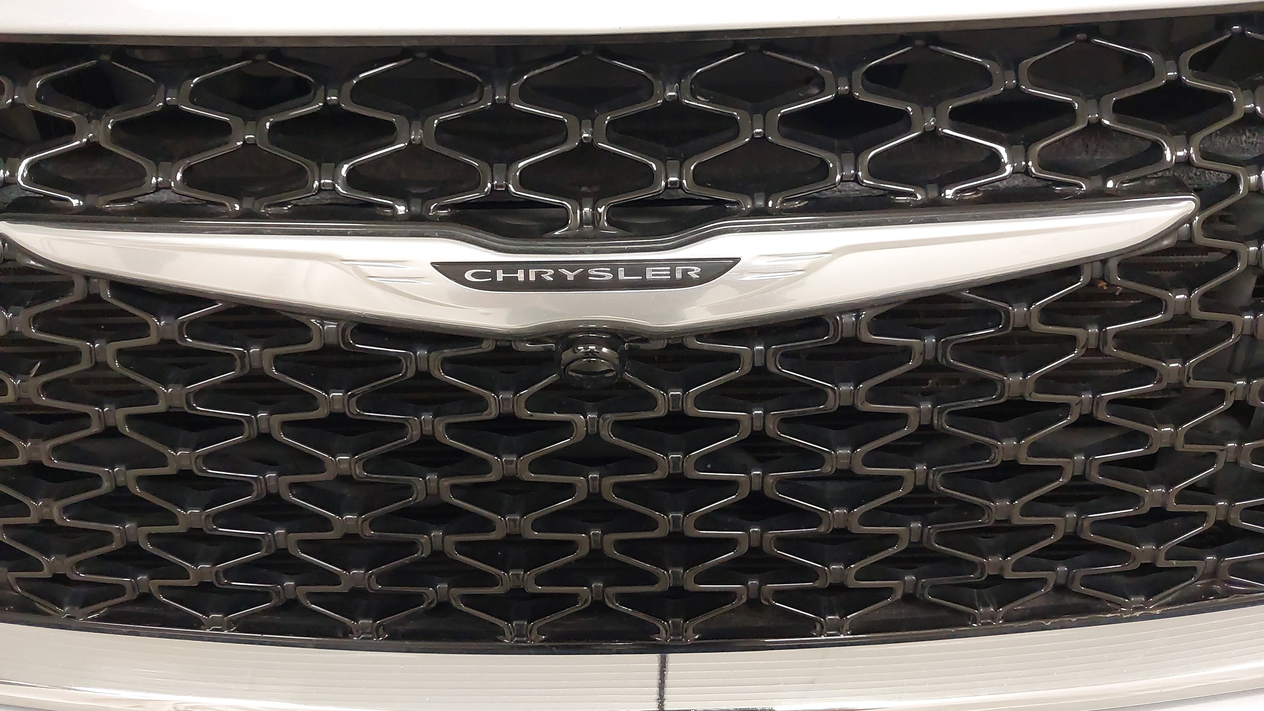 Used 2024 Chrysler Pacifica Touring-L FWD image 31