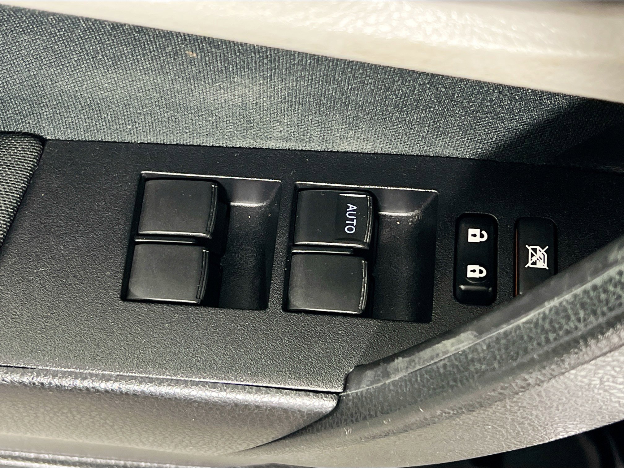 Used 2018 Toyota Corolla LE image 15