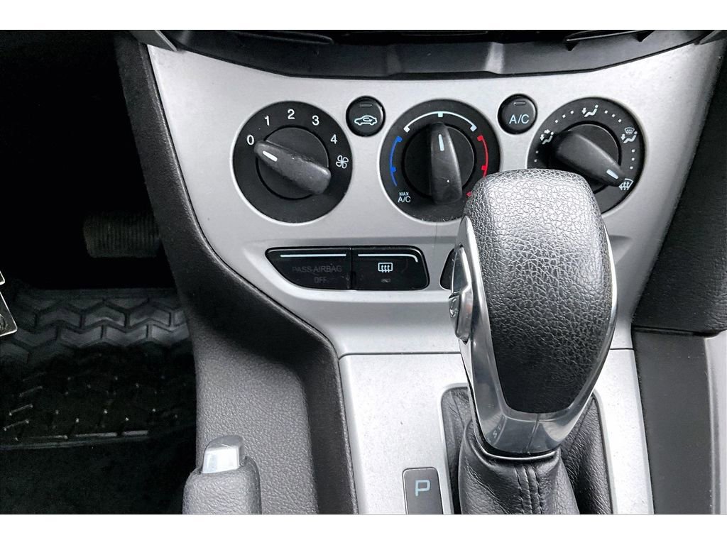 Used 2014 Ford Focus SE w/ SE Winter Package image 27