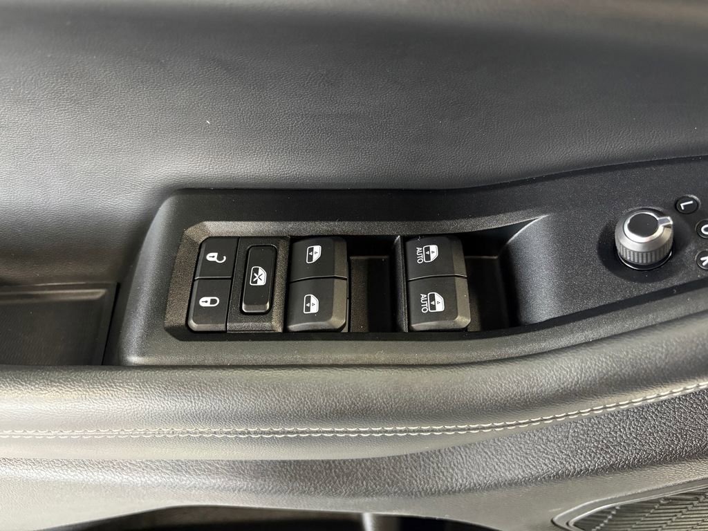 Used 2023 Jeep Grand Cherokee L Laredo w/ Luxury Tech Group I image 16