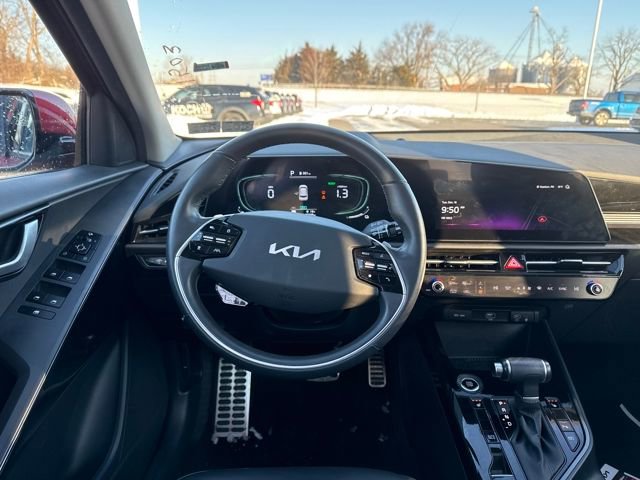 Used 2023 Kia Niro EX Touring image 13