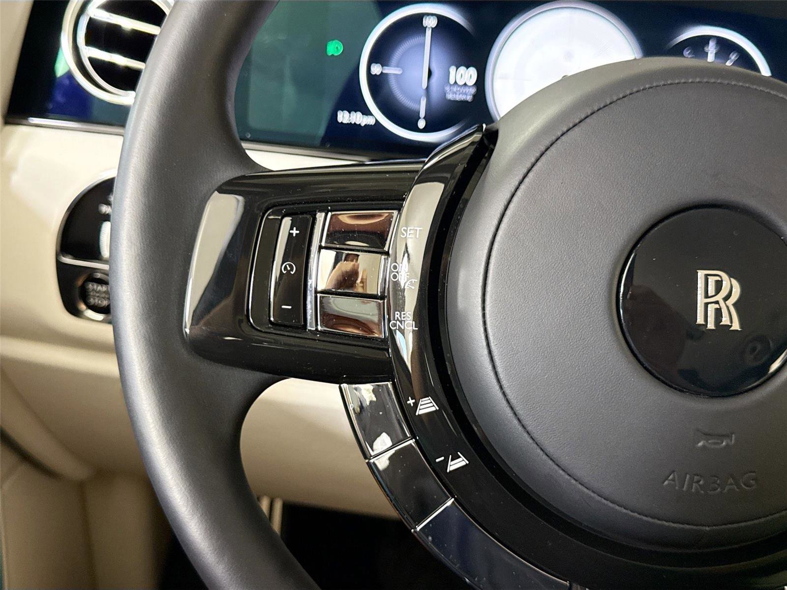 Used 2025 Rolls-Royce Cullinan AWD/4WD image 24