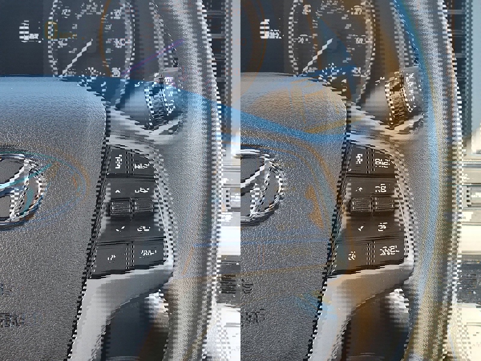 Used 2017 Hyundai Elantra Limited w/ Limited Tech Package 04 image 16