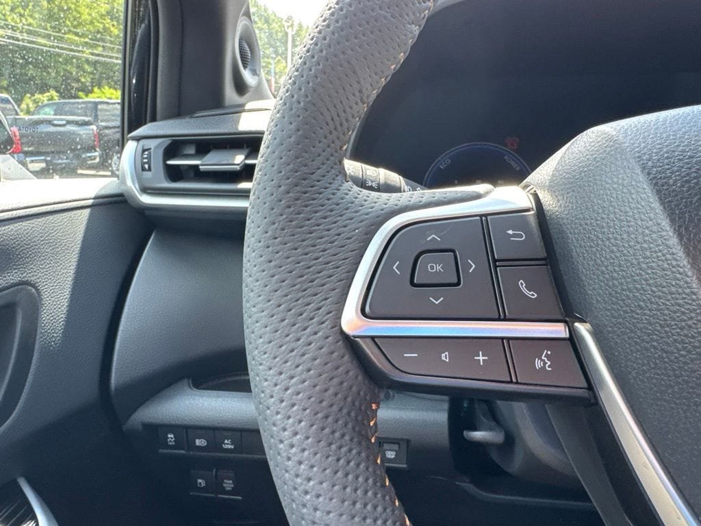 New 2026 Toyota Sienna XLE Woodland Edition AWD/4WD image 16