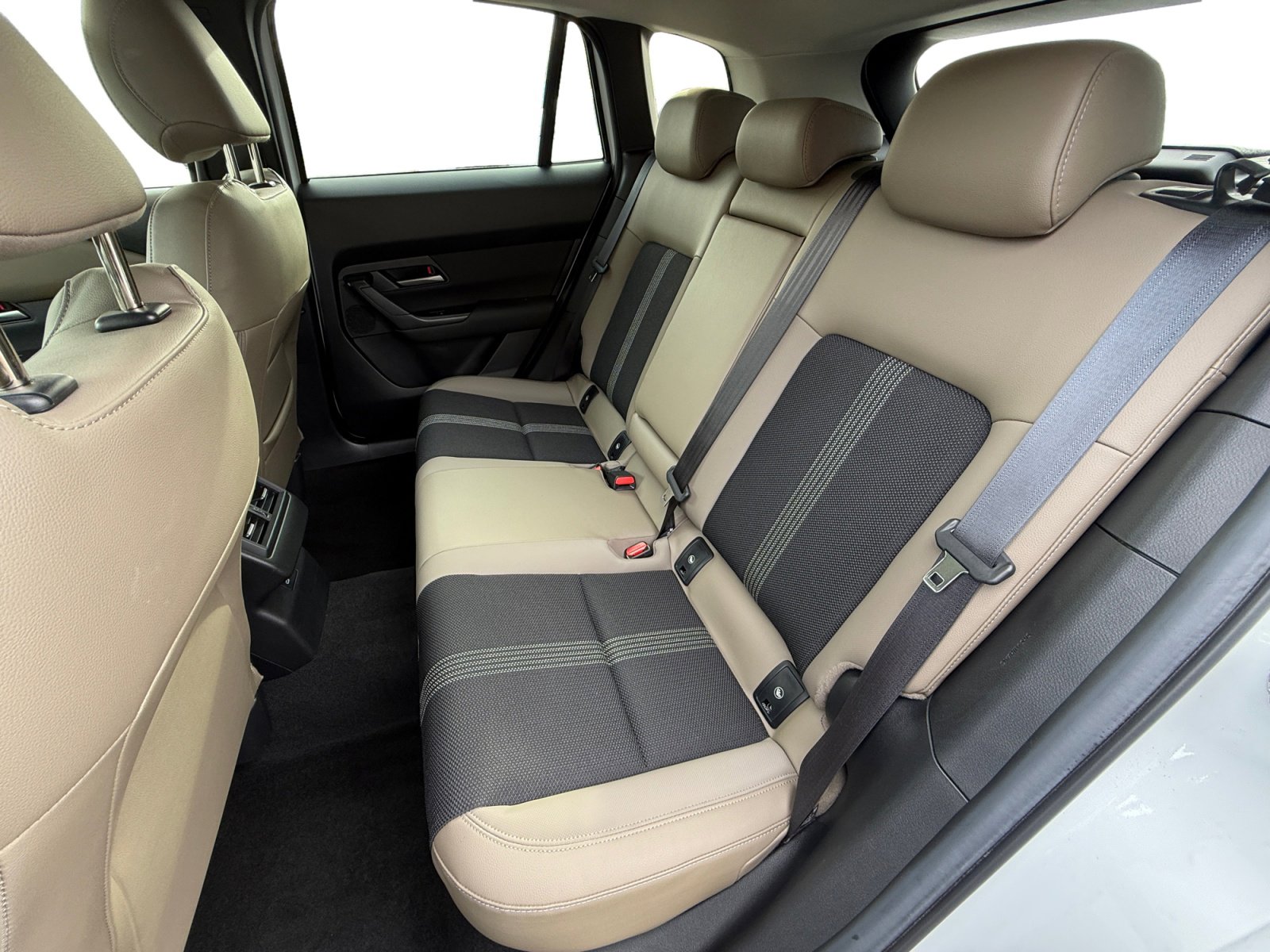 Certified 2025 MAZDA CX-50 AWD 2.5 S w/ Cargo Package image 16