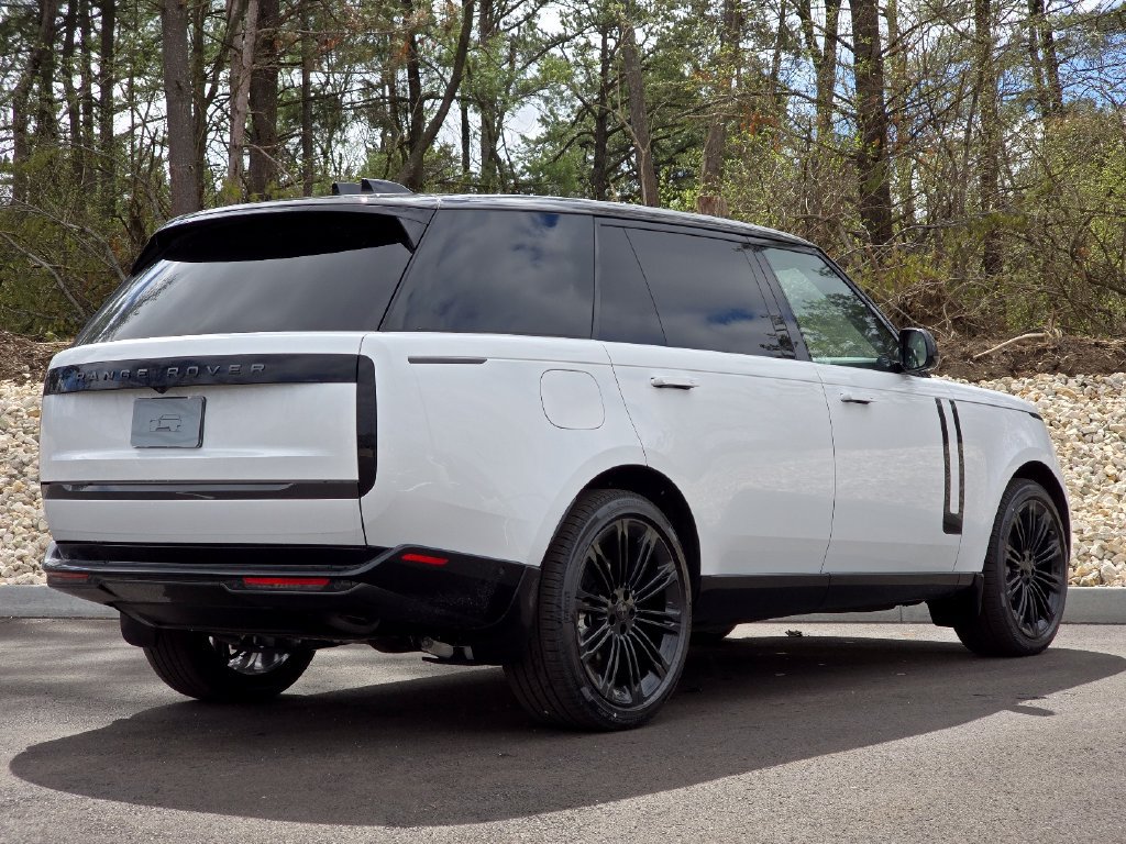 New 2026 Land Rover Range Rover Long Wheelbase SE AWD/4WD image 26