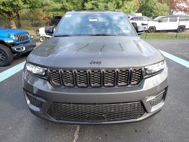 New 2025 Jeep Grand Cherokee Altitude AWD/4WD image 9